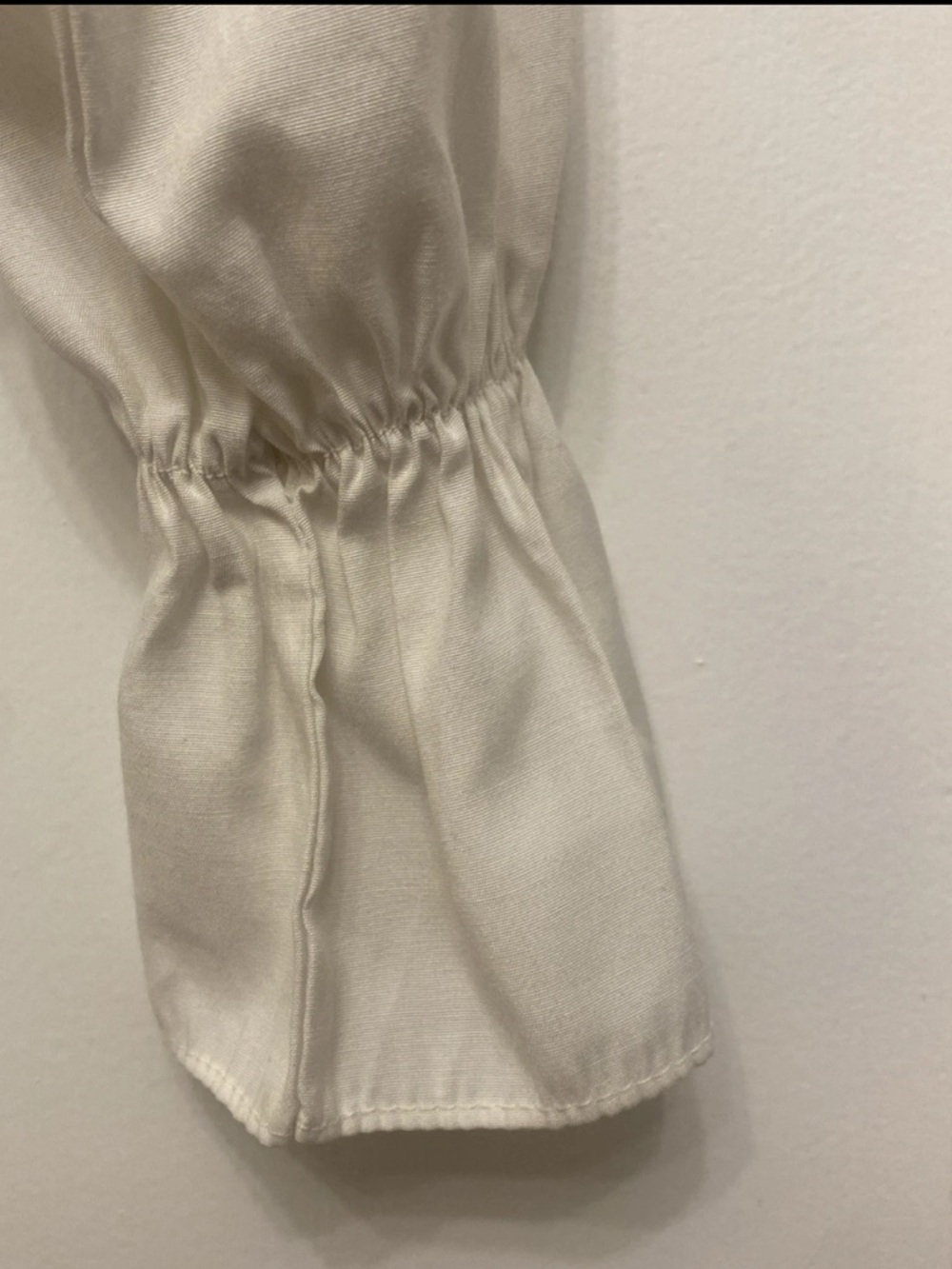 Vintage Cream Ruffle-Collar Blouse with Multi-Pattern Front - Picture 4 of 8